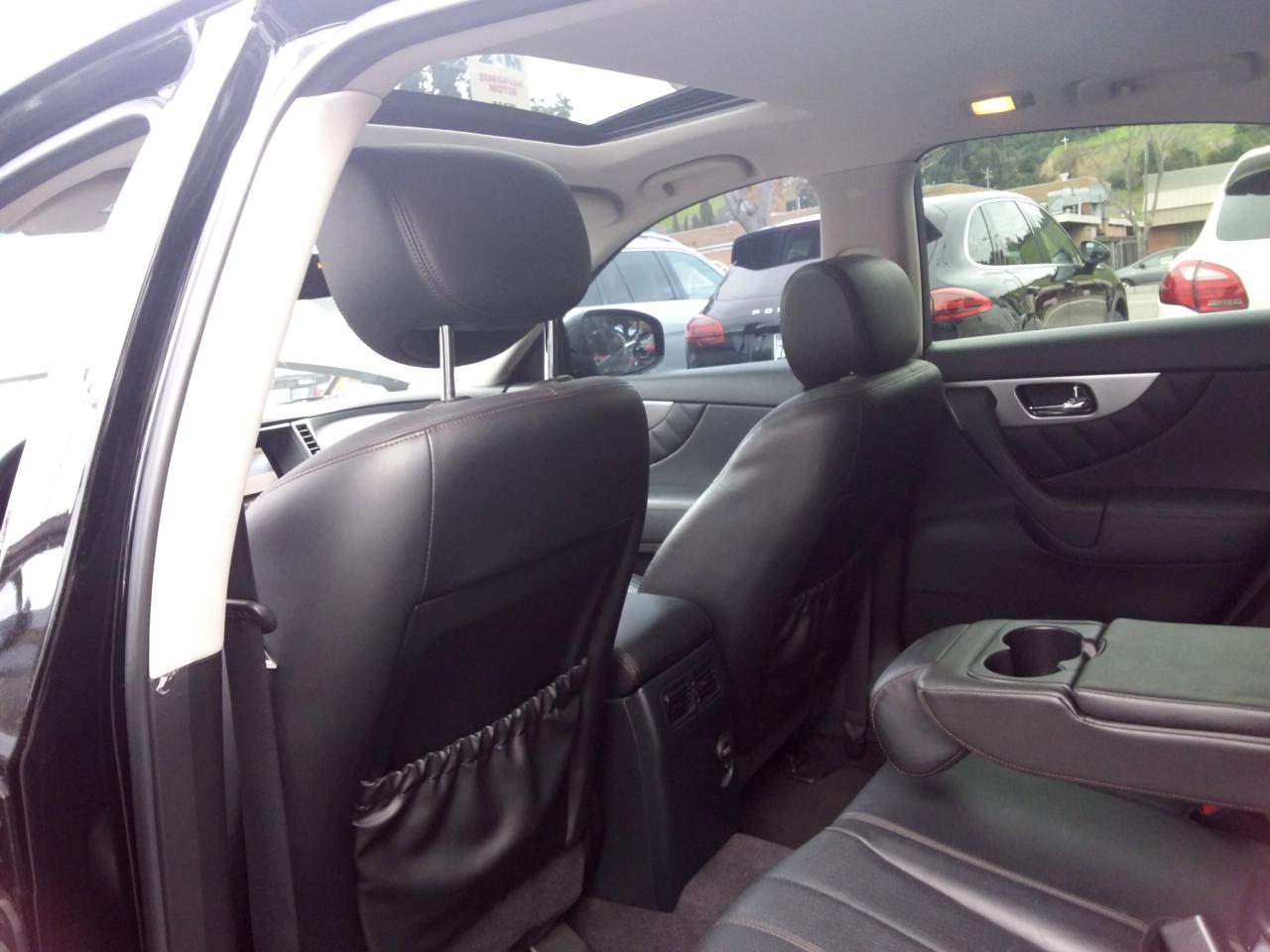 Infiniti QX70 Base AWD 2016