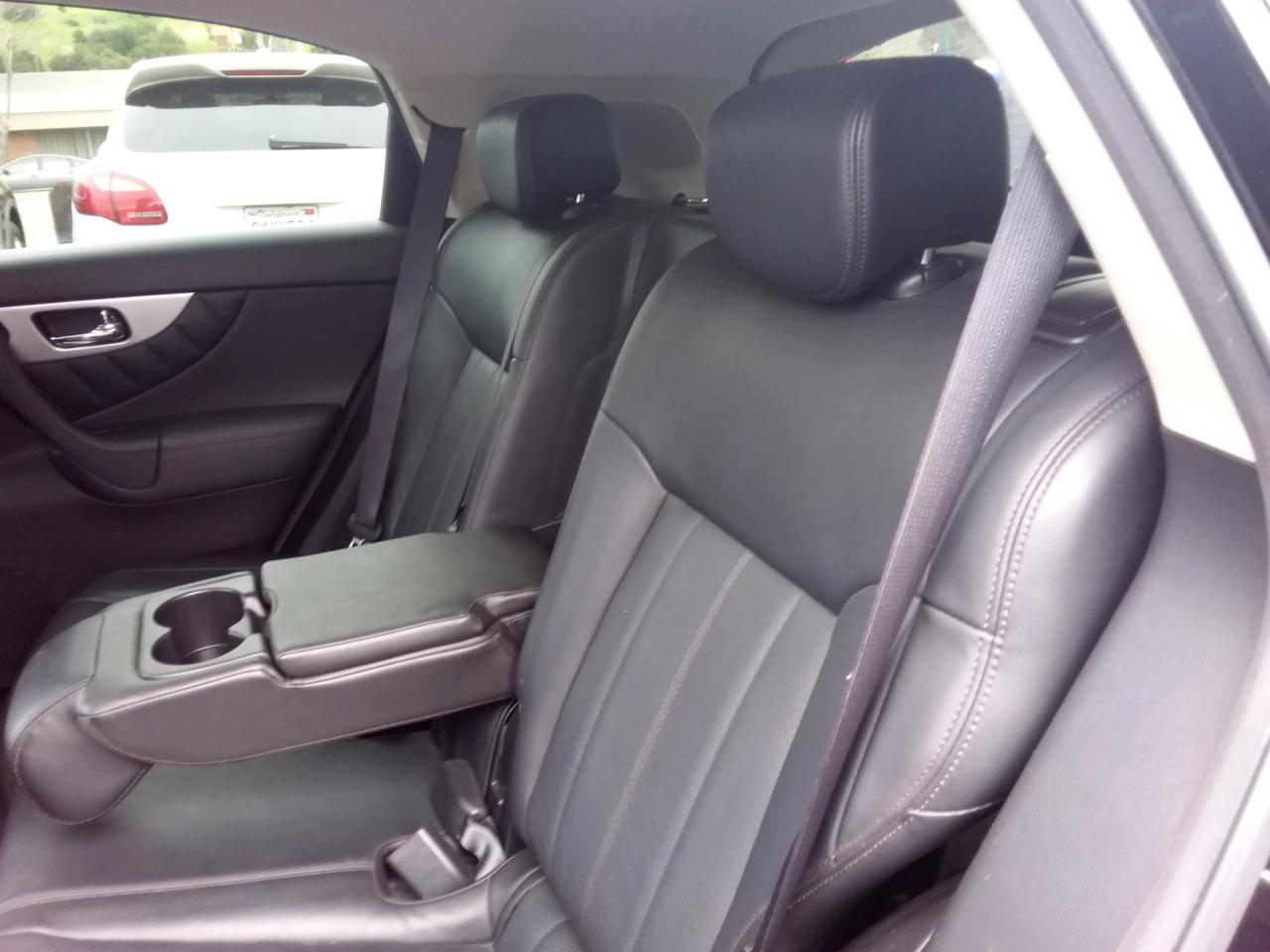 Infiniti QX70 Base AWD 2016