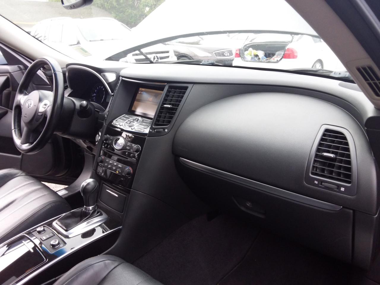 Infiniti QX70 Base AWD 2016