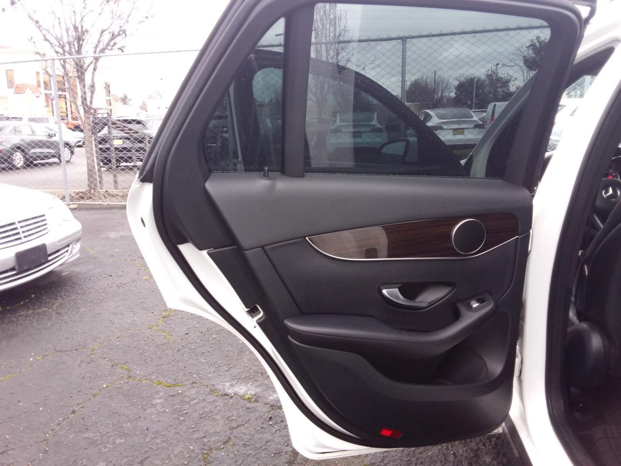 Mercedes-Benz GLC-Class GLC300 2018