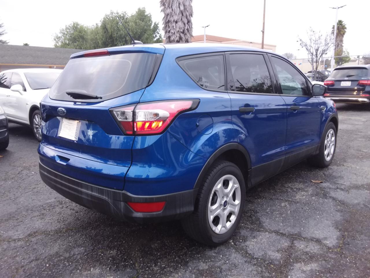 Ford Escape S FWD 2018