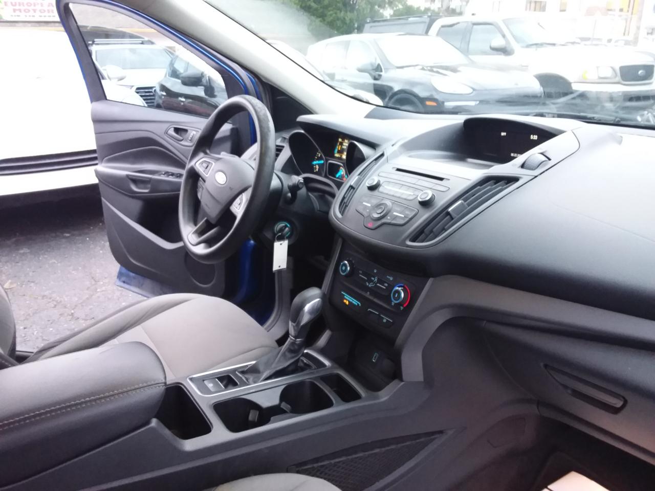 Ford Escape S FWD 2018