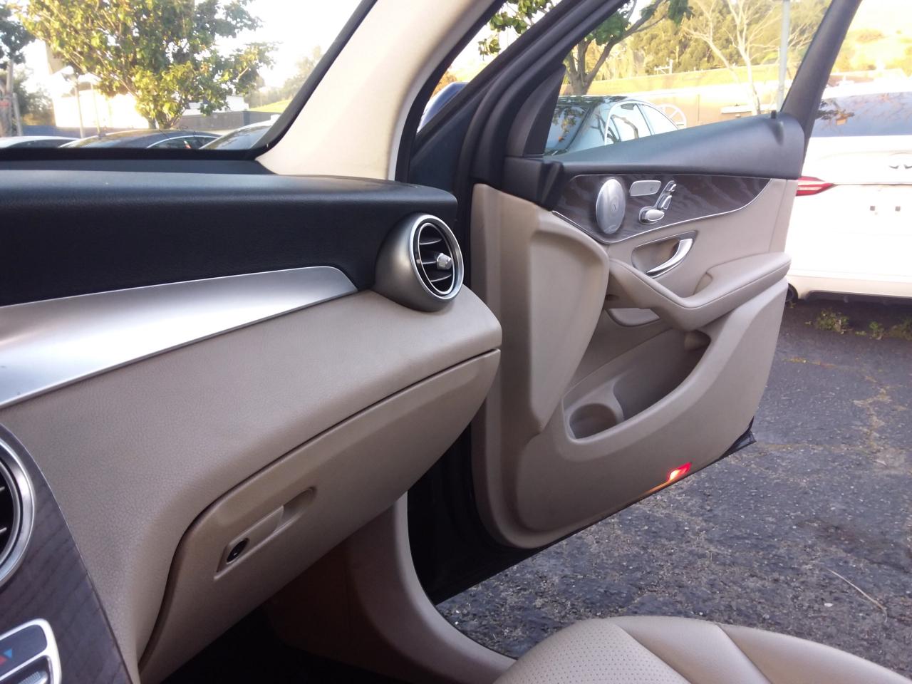 Mercedes-Benz GLC-Class GLC300 4MATIC 2019