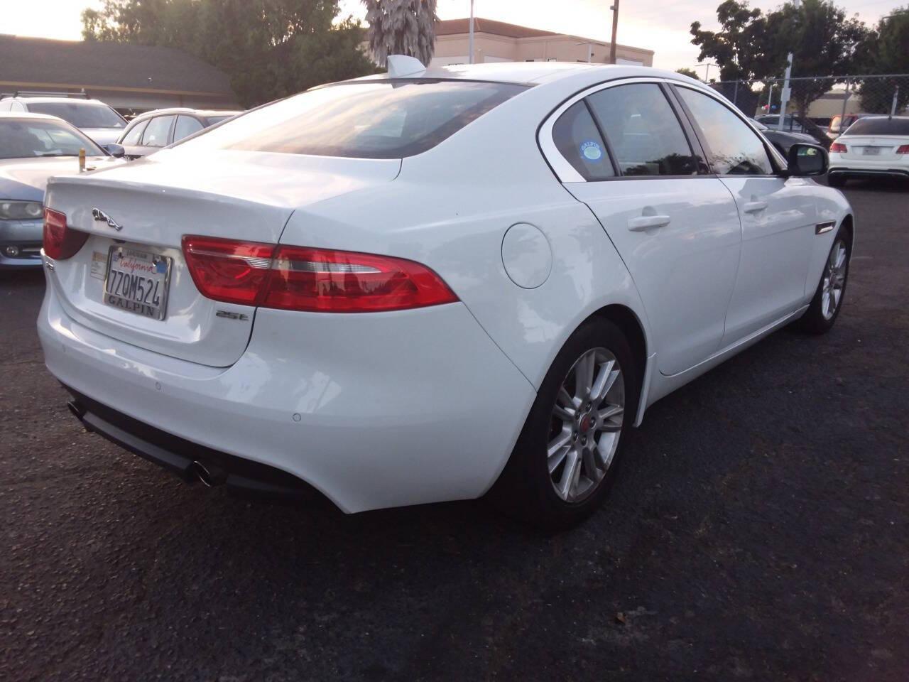 Jaguar XE 25t Premium 2017