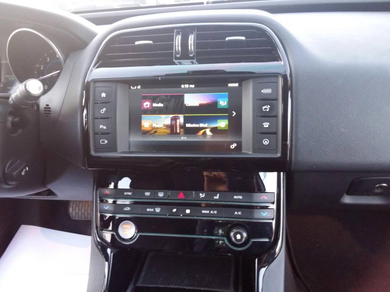 Jaguar XE 25t Premium 2017