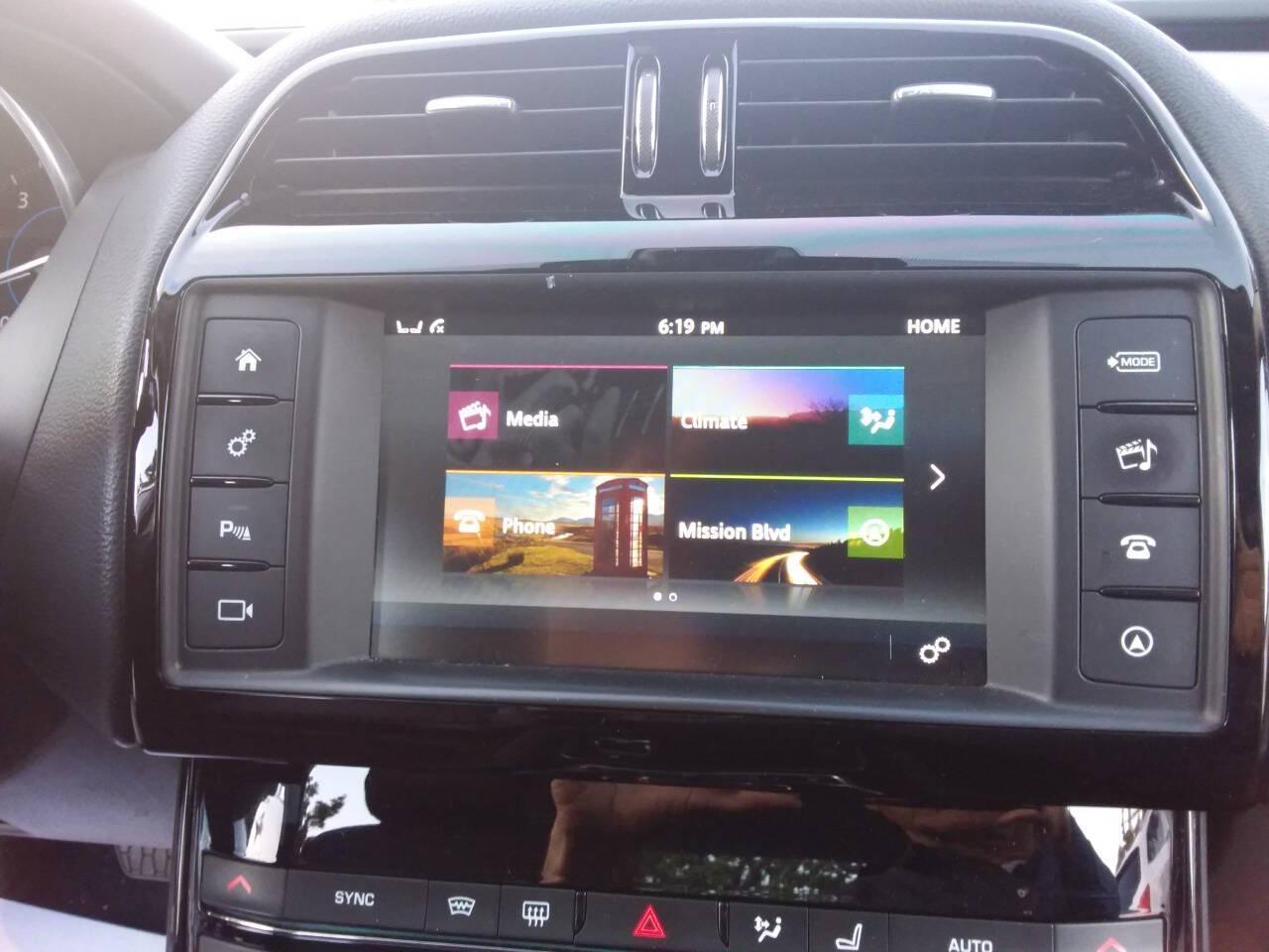 Jaguar XE 25t Premium 2017