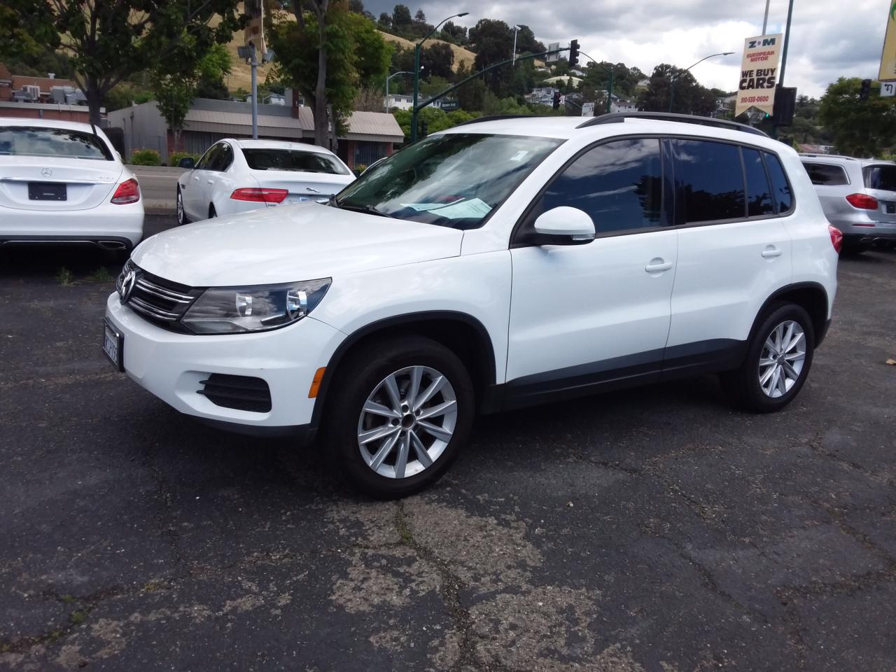 Volkswagen Tiguan S 2015