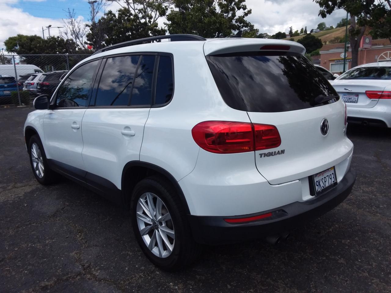 Volkswagen Tiguan S 2015