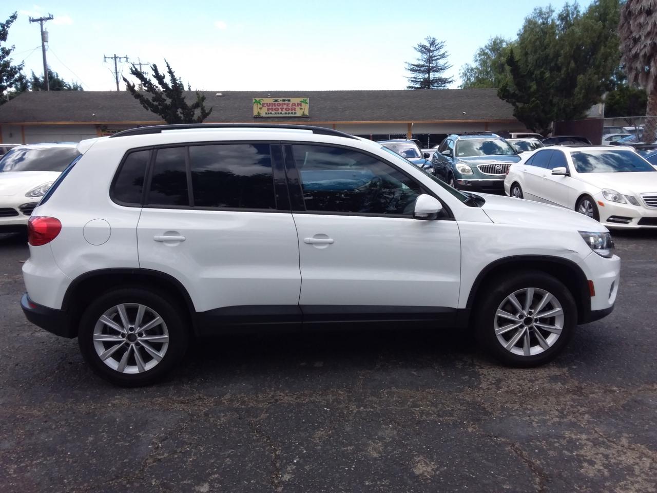 Volkswagen Tiguan S 2015