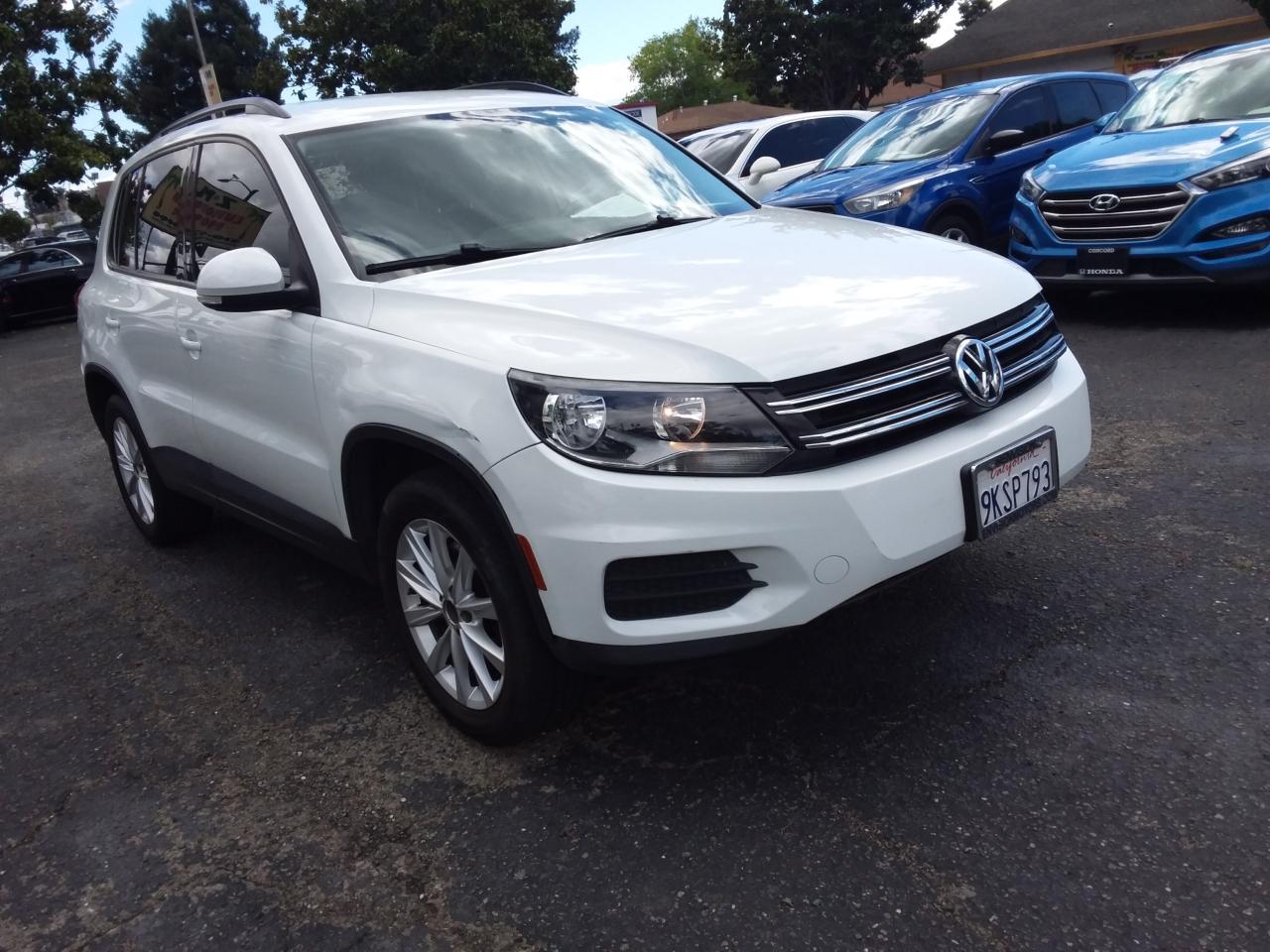 Volkswagen Tiguan S 2015