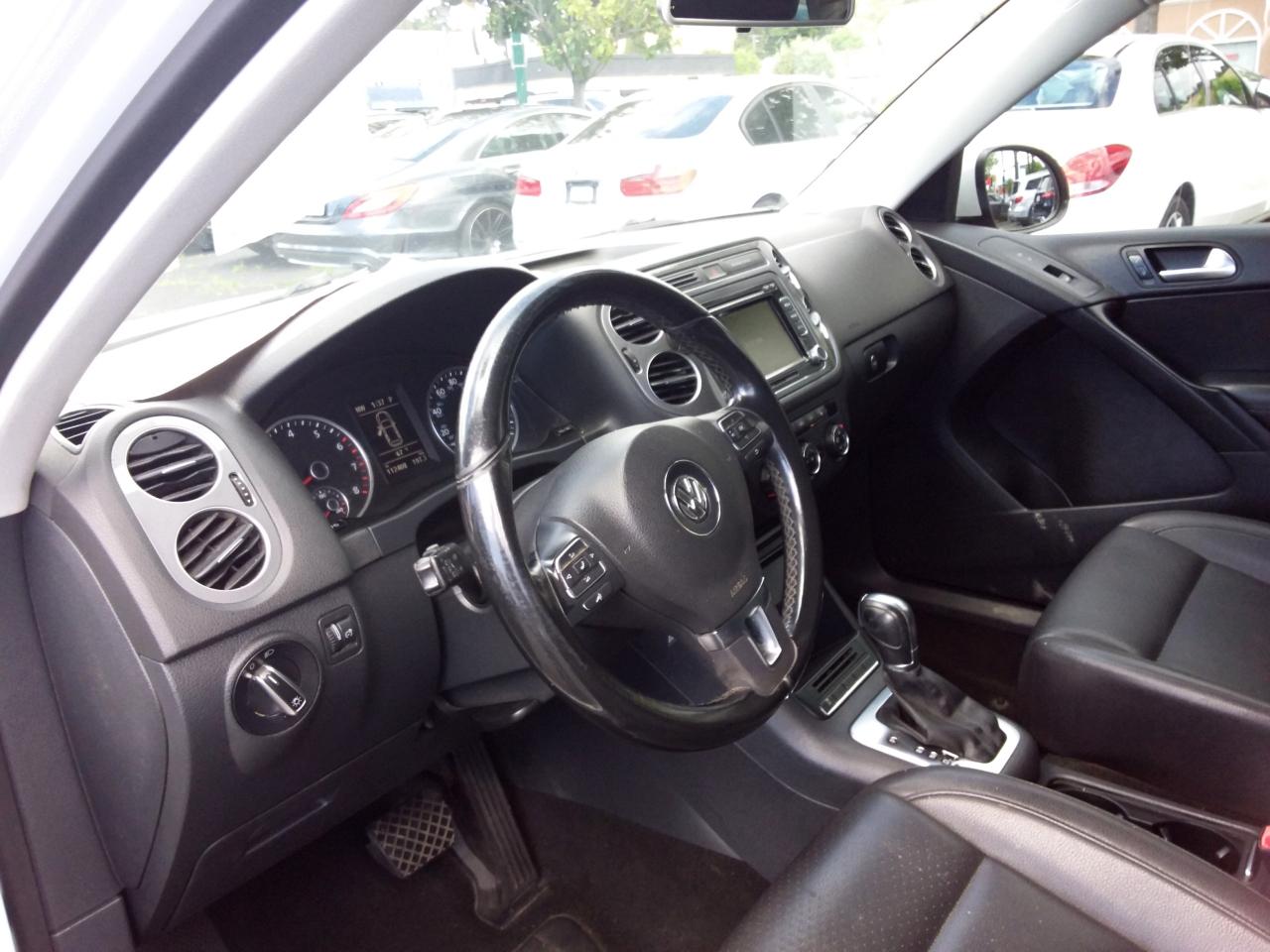 Volkswagen Tiguan S 2015