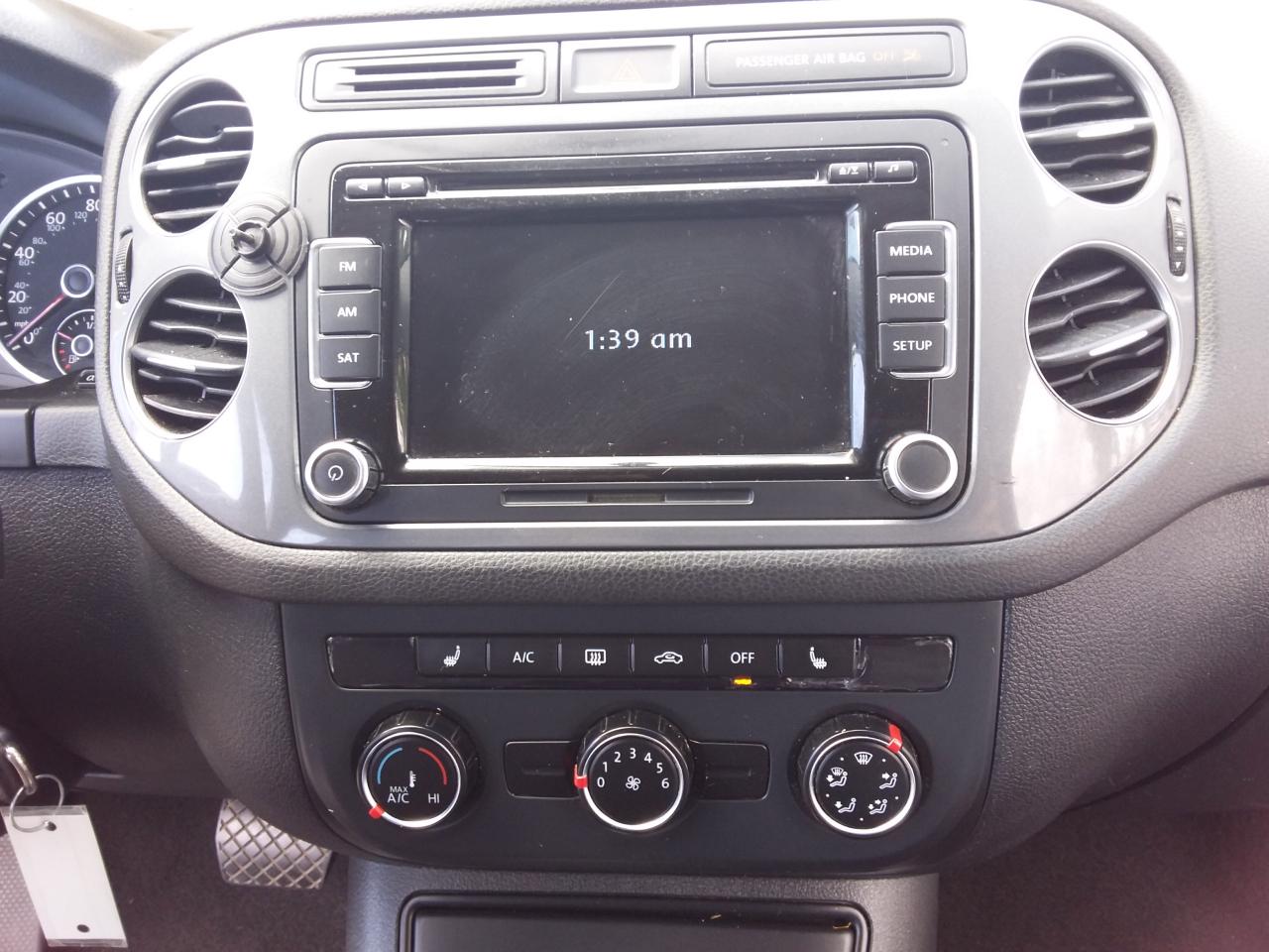 Volkswagen Tiguan S 2015