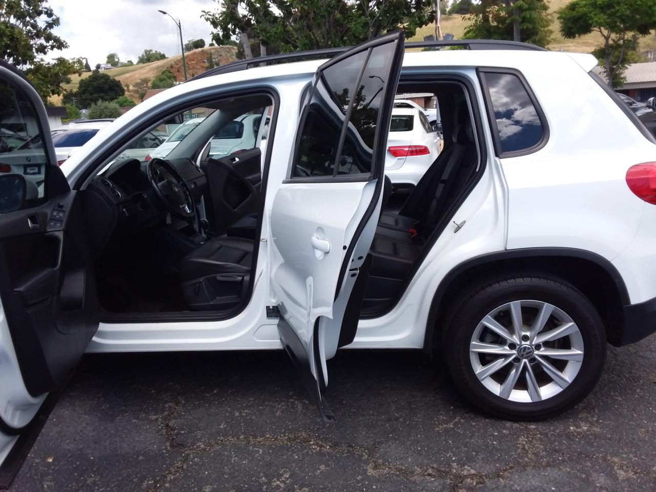 Volkswagen Tiguan S 2015