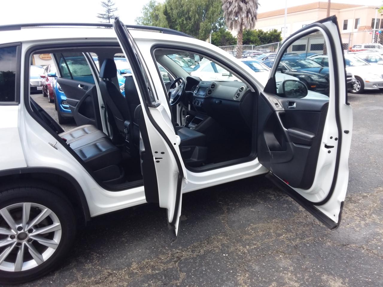 Volkswagen Tiguan S 2015