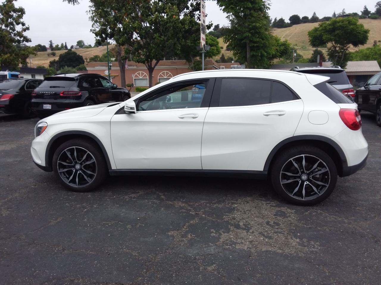 Mercedes-Benz GLA-Class GLA250 4MATIC 2017
