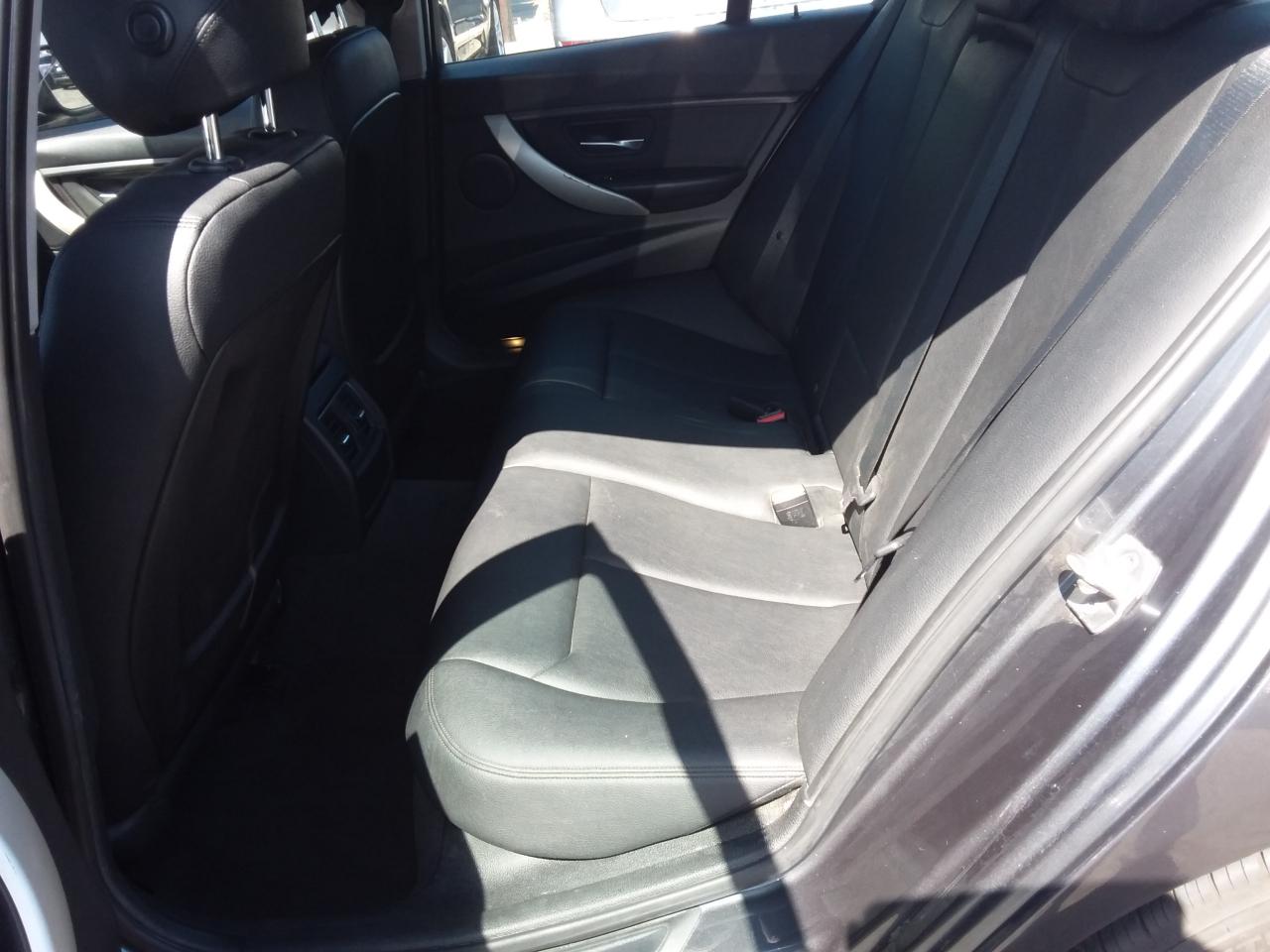 BMW 3-Series 320i Sedan 2016