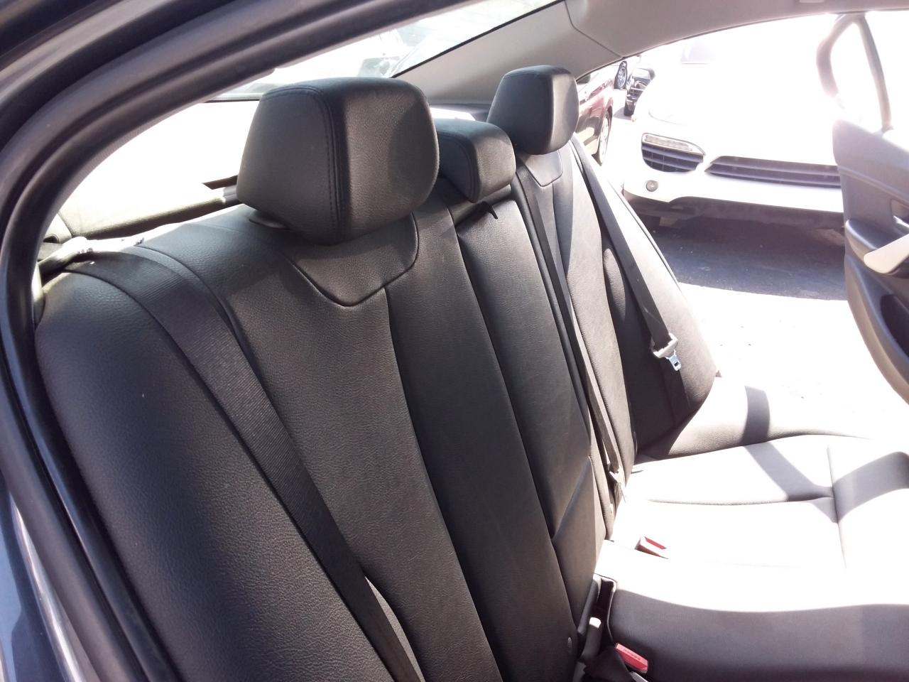 BMW 3-Series 320i Sedan 2016