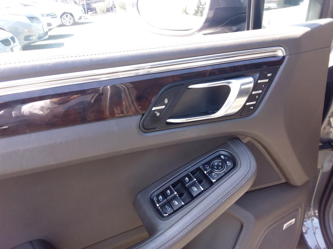 Porsche Macan Turbo 2015