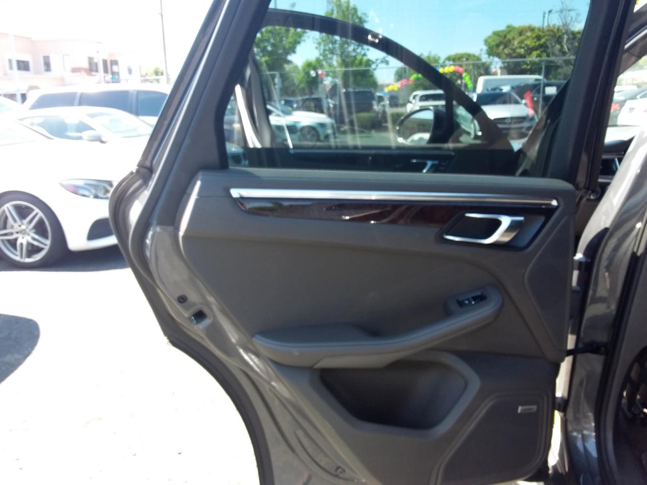 Porsche Macan Turbo 2015