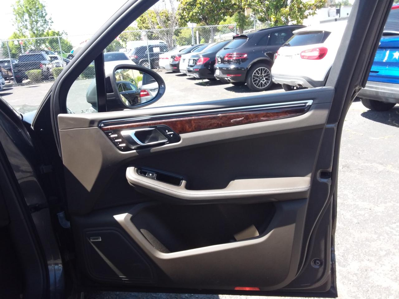 Porsche Macan Turbo 2015