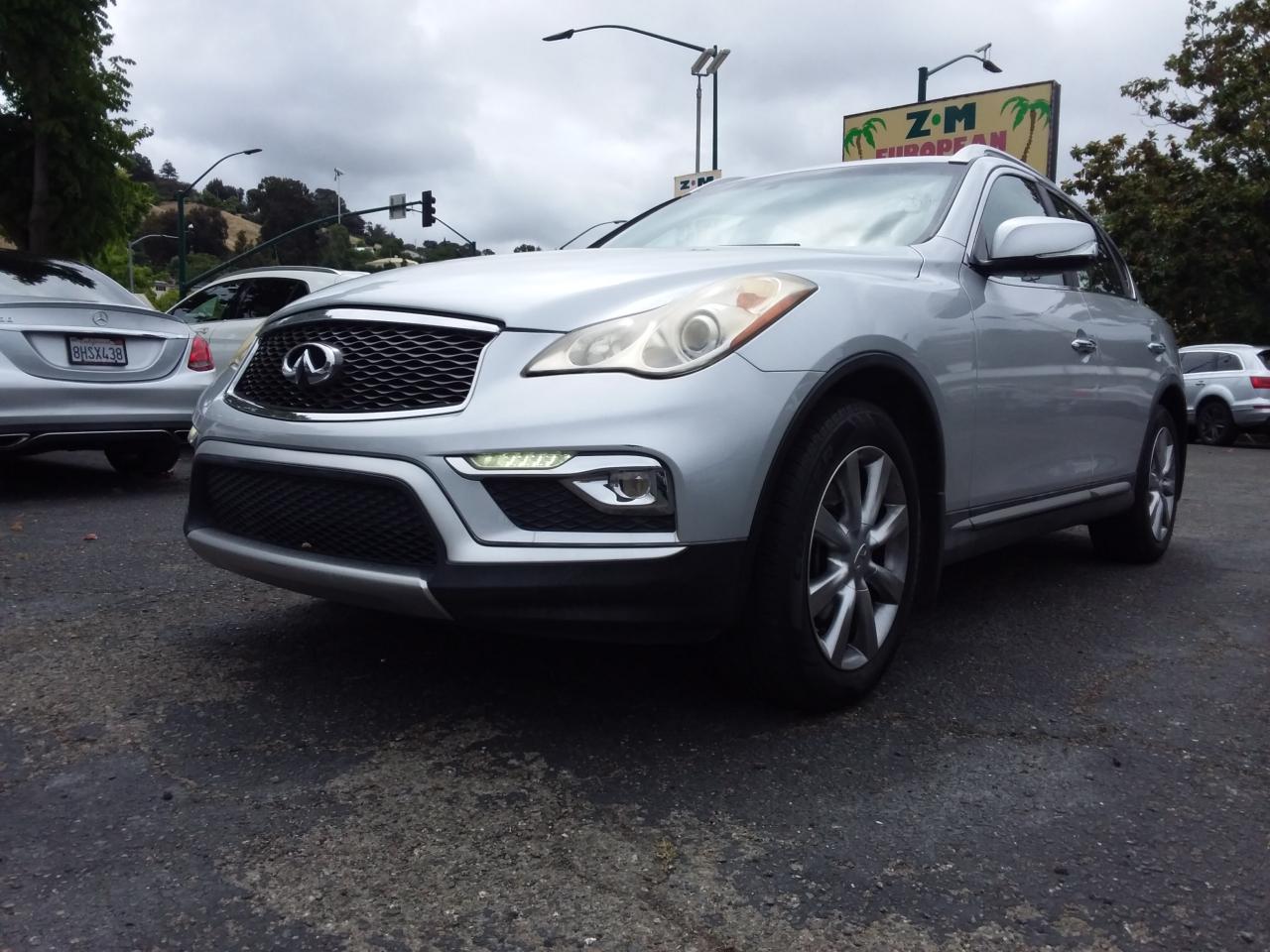 2017 Infiniti QX50 Base RWD
