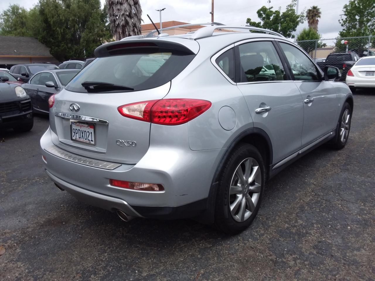 Infiniti QX50 Base RWD 2017