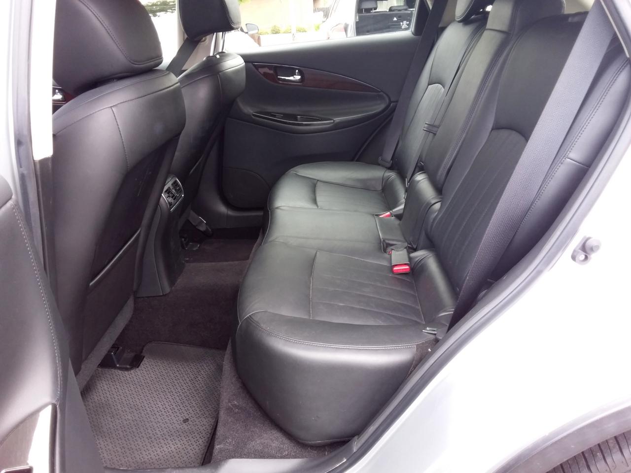 Infiniti QX50 Base RWD 2017