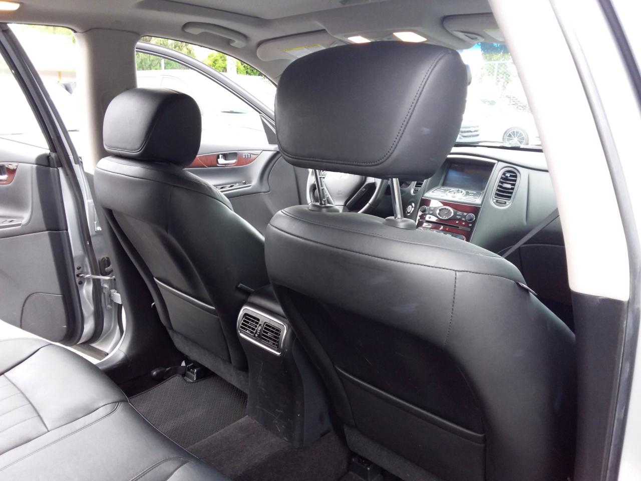 Infiniti QX50 Base RWD 2017