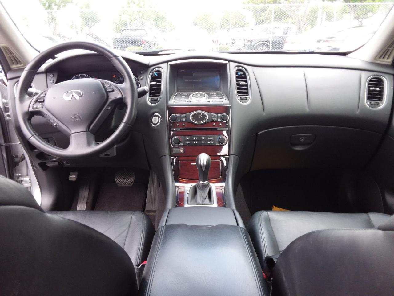 Infiniti QX50 Base RWD 2017