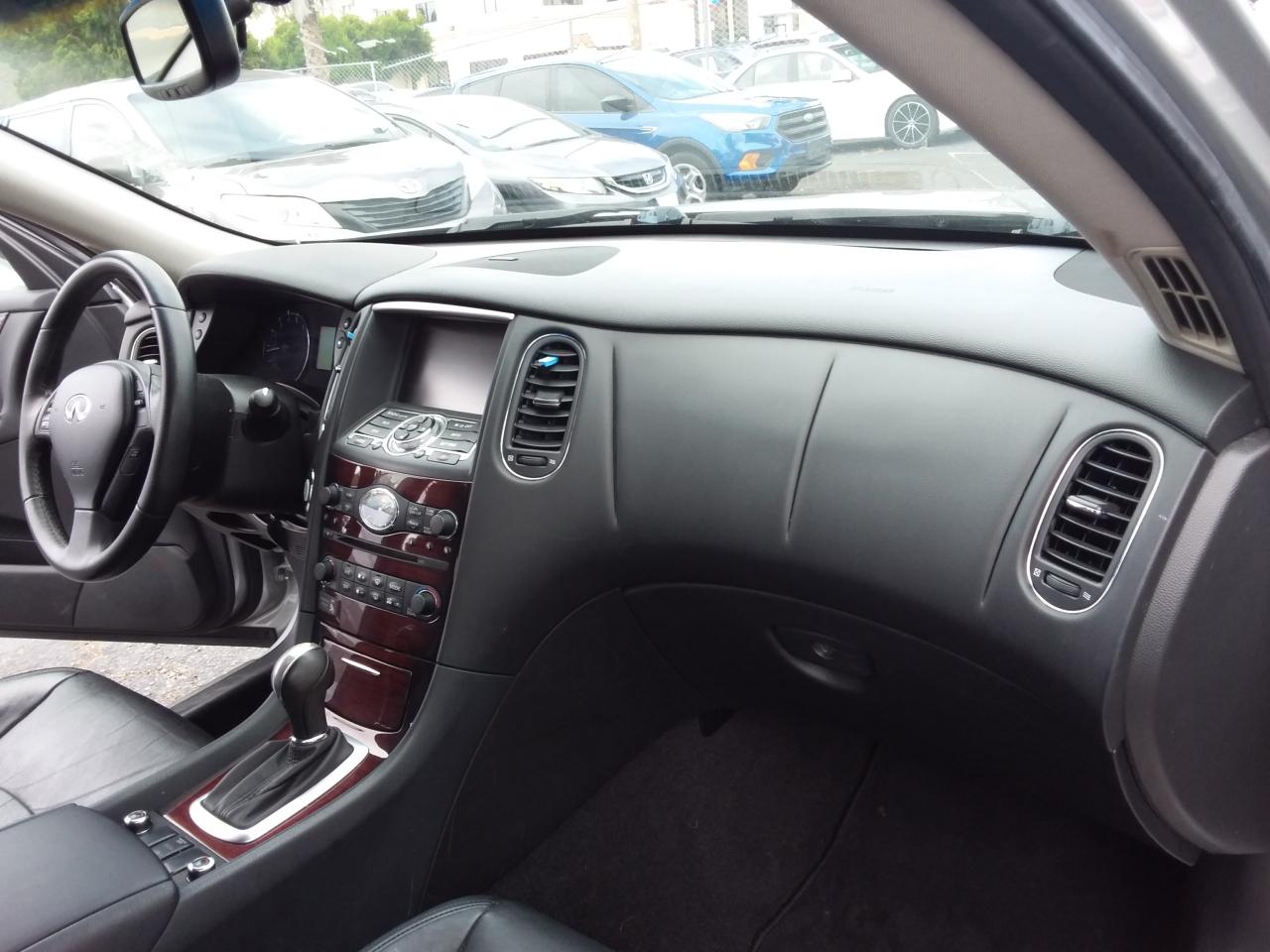 Infiniti QX50 Base RWD 2017