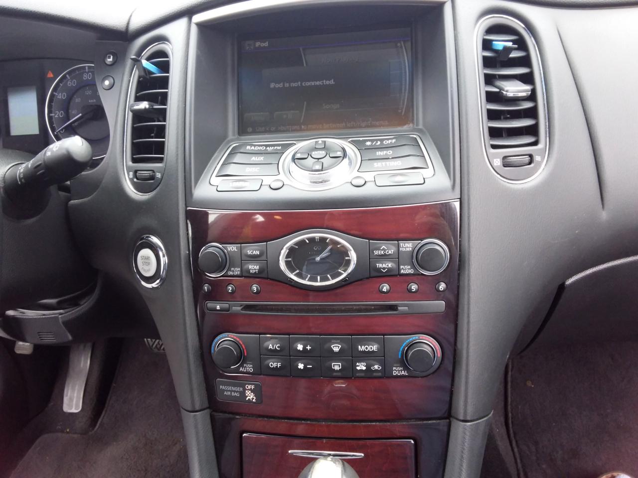 Infiniti QX50 Base RWD 2017