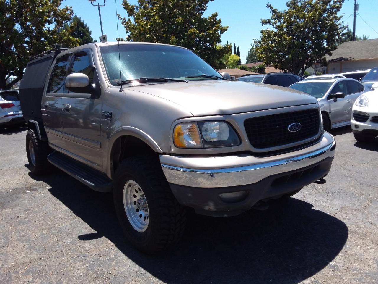 Ford F-150 King Ranch SuperCrew Short Bed 4WD 2002