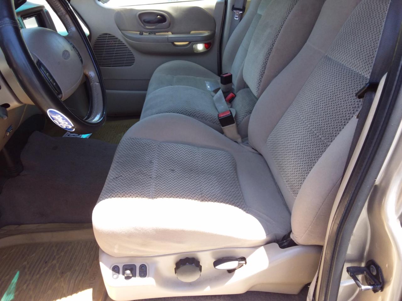 Ford F-150 King Ranch SuperCrew Short Bed 4WD 2002