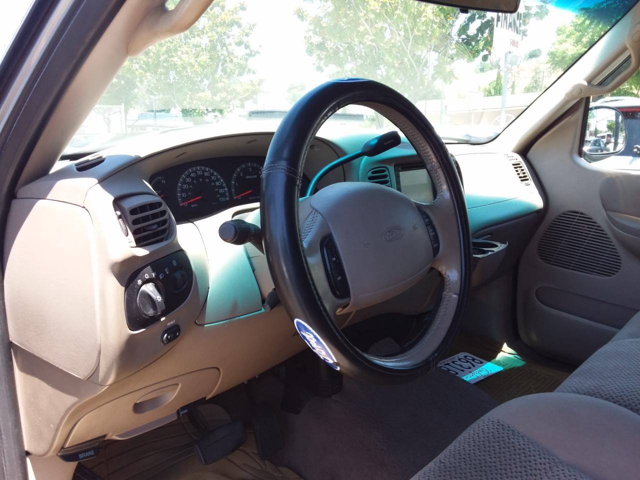 Ford F-150 King Ranch SuperCrew Short Bed 4WD 2002