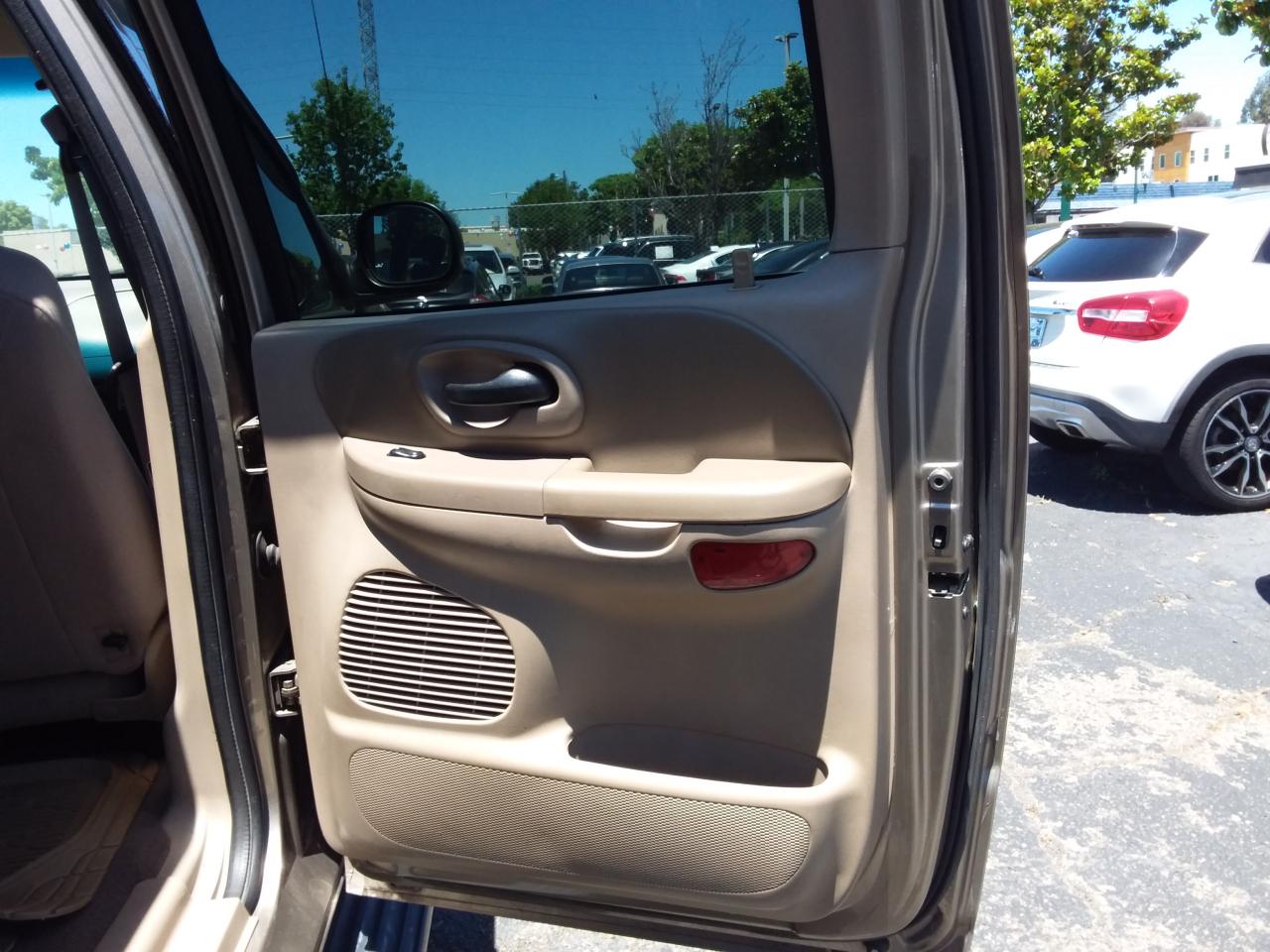 Ford F-150 King Ranch SuperCrew Short Bed 4WD 2002