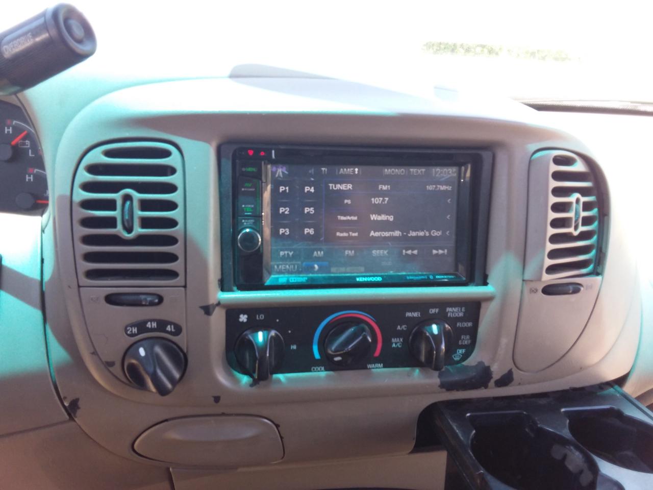 Ford F-150 King Ranch SuperCrew Short Bed 4WD 2002