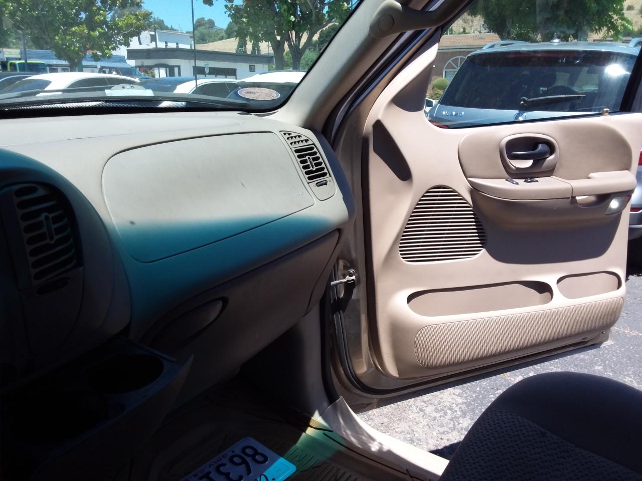 Ford F-150 King Ranch SuperCrew Short Bed 4WD 2002