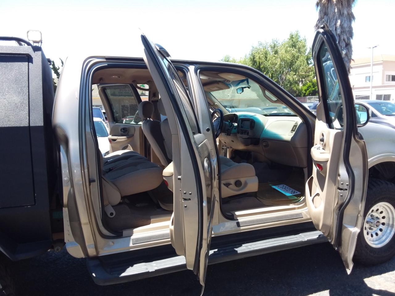 Ford F-150 King Ranch SuperCrew Short Bed 4WD 2002