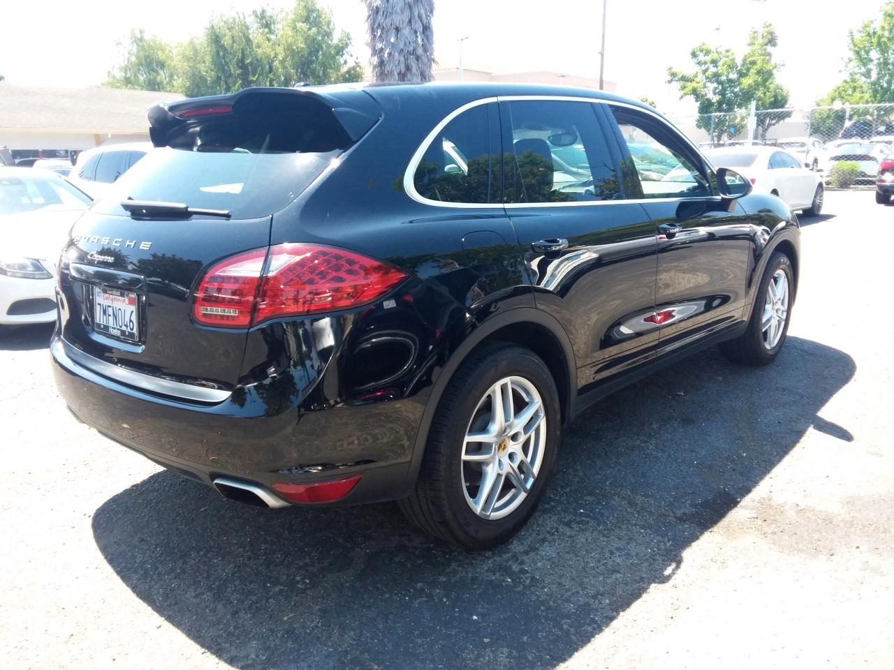 Porsche Cayenne Base 2014