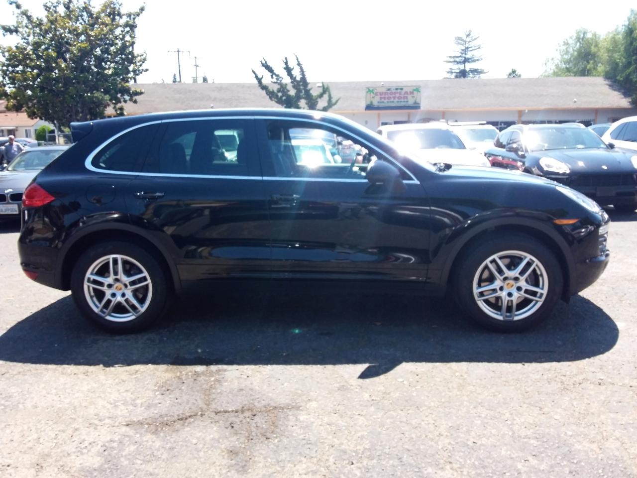 Porsche Cayenne Base 2014