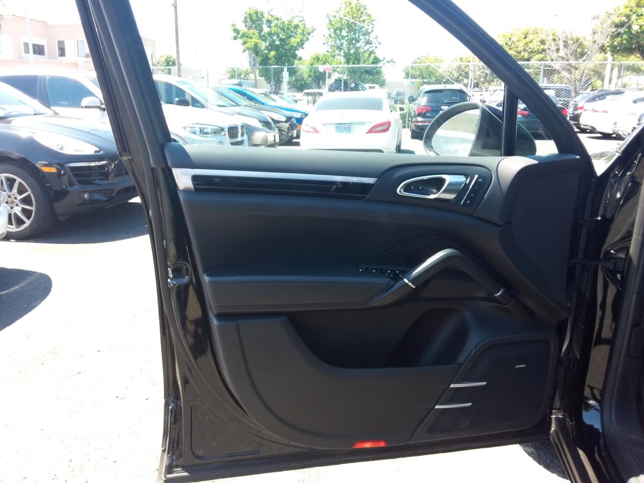 Porsche Cayenne Base 2014