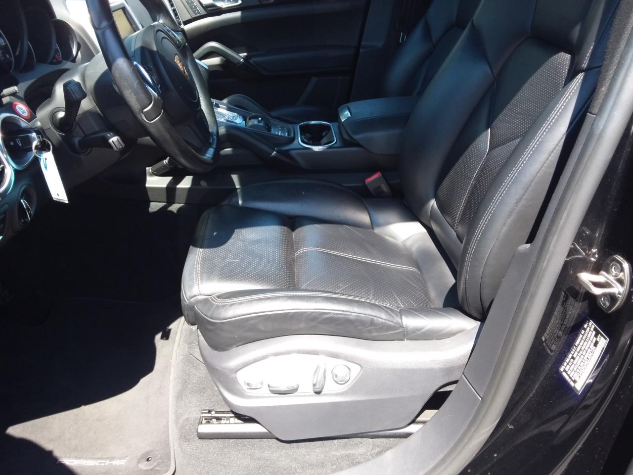Porsche Cayenne Base 2014