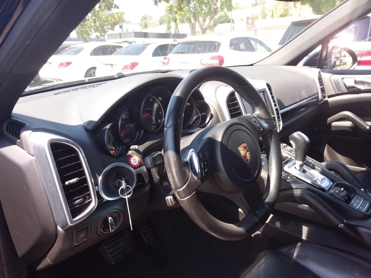 Porsche Cayenne Base 2014