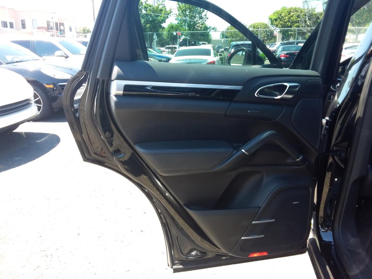 Porsche Cayenne Base 2014