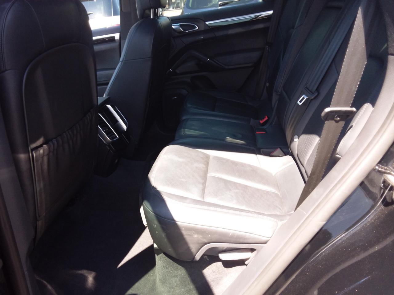Porsche Cayenne Base 2014
