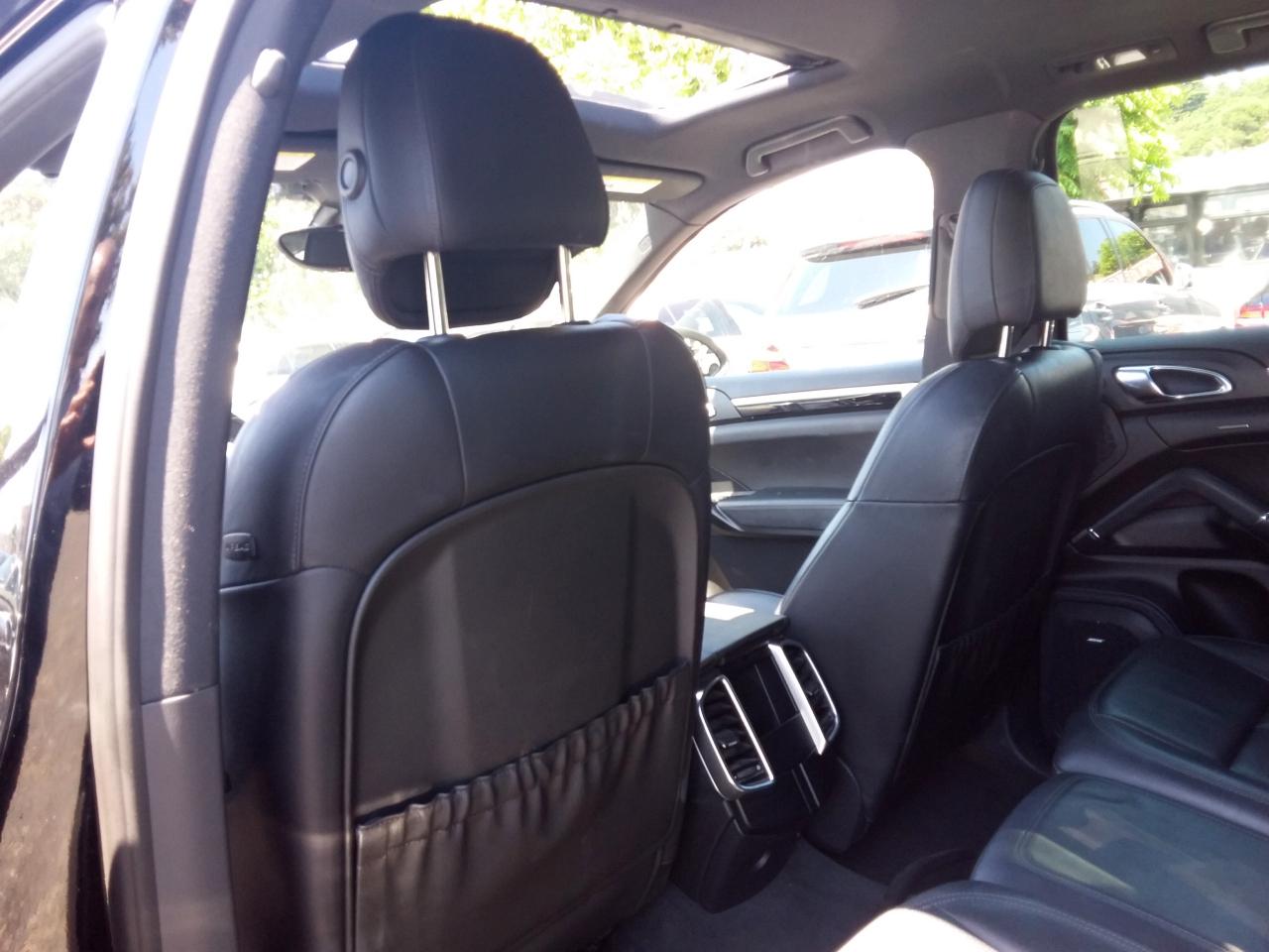 Porsche Cayenne Base 2014