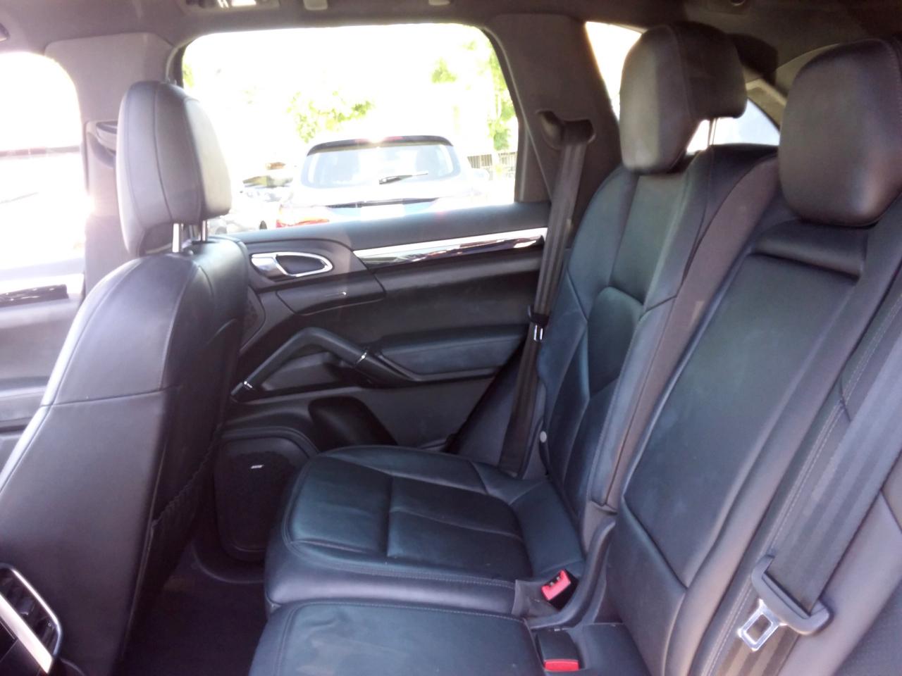 Porsche Cayenne Base 2014