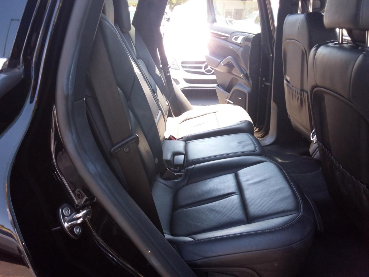 Porsche Cayenne Base 2014