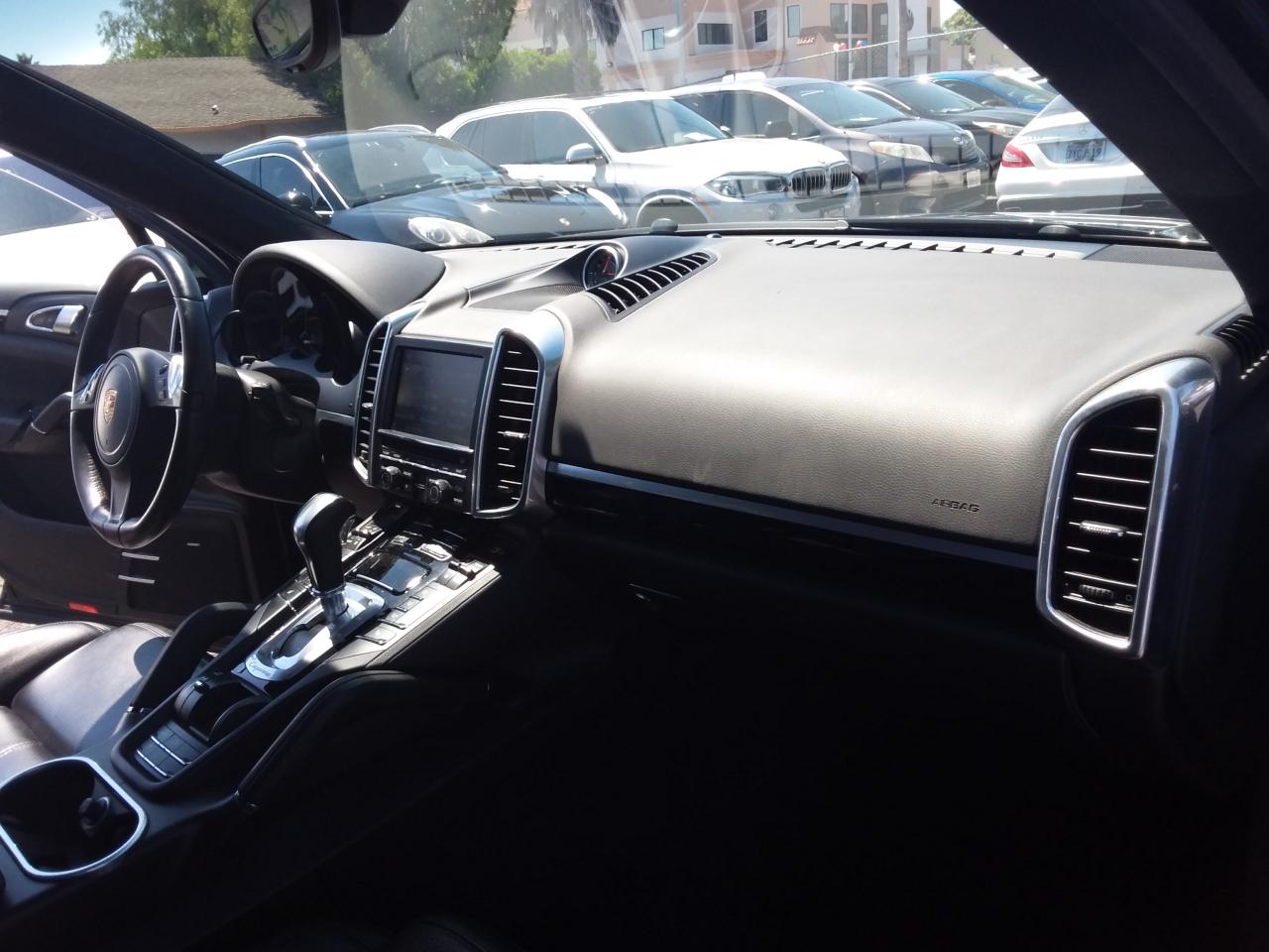 Porsche Cayenne Base 2014