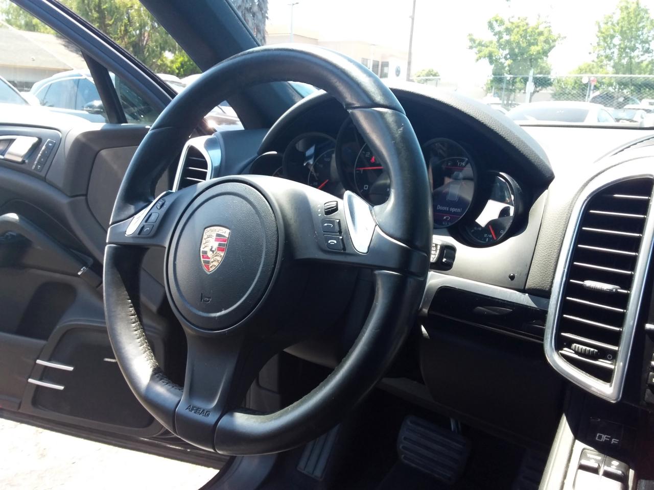 Porsche Cayenne Base 2014